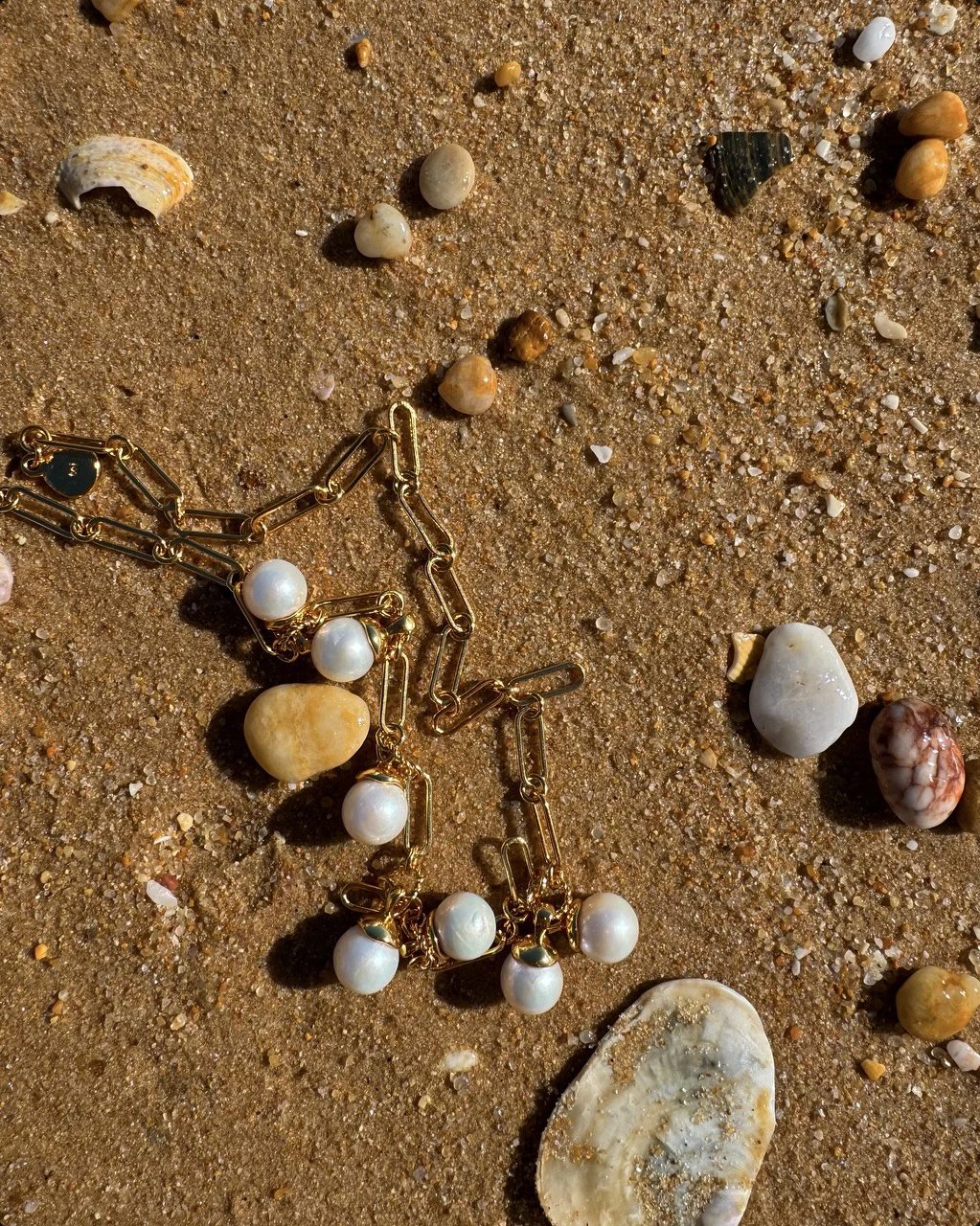 NE188 “Clavicle Beauty” Handmade Ultra-Lustrous Freshwater Pearl Adjustable Necklace with Delicate Bell Charm