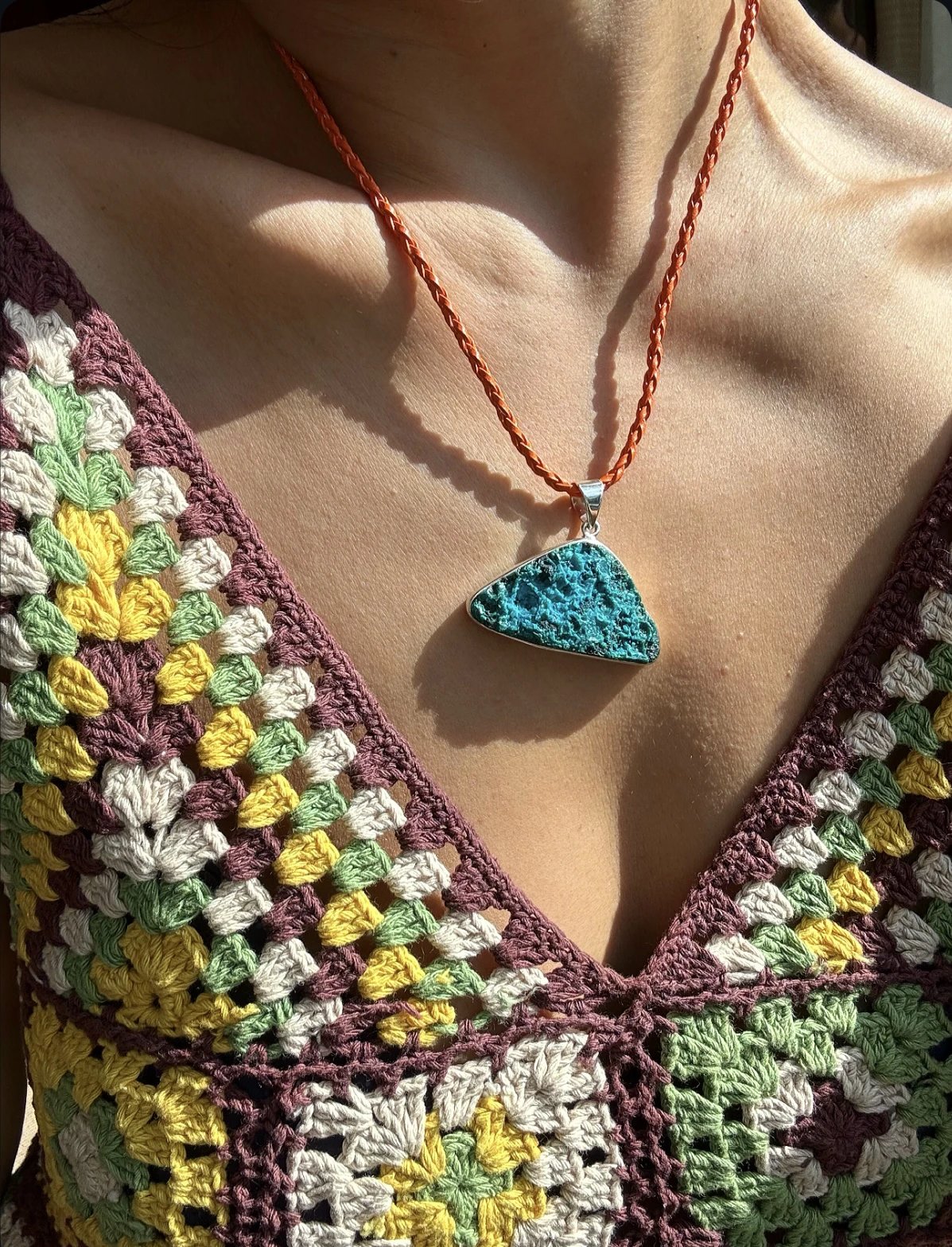 SNE080 Solomío One-of-a-Kind Collection Cincinnati Lapidary Workshop Hand-Polished Chalcosilicate Raw Stone & 925 Sterling Silver Pendant Leather Cord Necklace